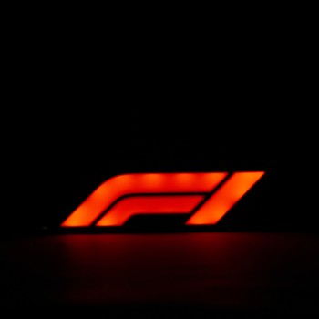 Φωτιστικό F1 Logo – 3D Printed USB LED